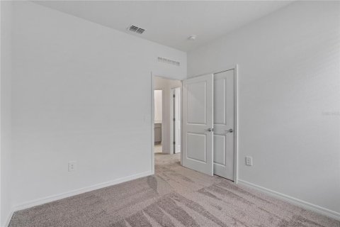 House in Apopka, Florida 4 bedrooms, 204.29 sq.m. № 2308505 - photo 7