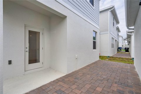 House in Apopka, Florida 4 bedrooms, 204.29 sq.m. № 2308505 - photo 17