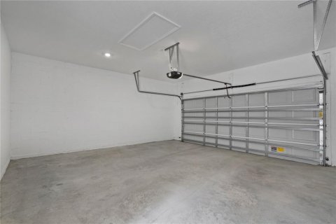 House in Apopka, Florida 4 bedrooms, 204.29 sq.m. № 2308505 - photo 15