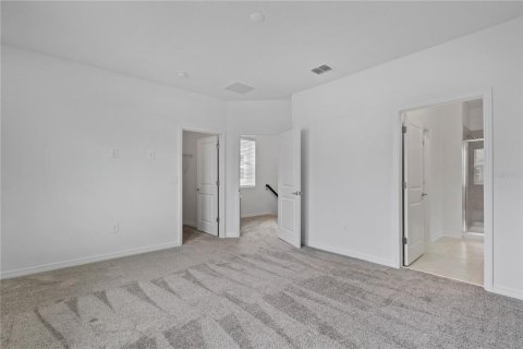 House in Apopka, Florida 4 bedrooms, 204.29 sq.m. № 2308505 - photo 12