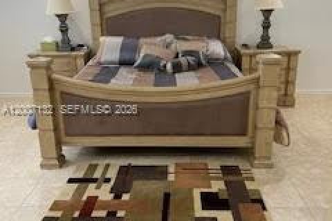 Villa ou maison à louer à Kissimmee, Floride: 4 chambres № 2183478 - photo 15