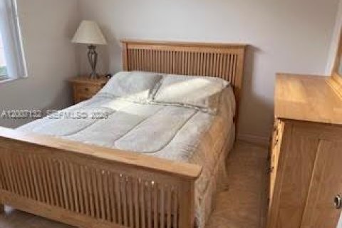 Villa ou maison à louer à Kissimmee, Floride: 4 chambres № 2183478 - photo 18