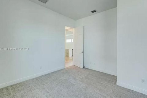 House in Port St. Lucie, Florida 3 bedrooms, 152.92 sq.m. № 1976055 - photo 9