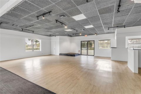 Immobilier commercial à vendre à New Smyrna Beach, Floride: 163.32 m2 № 2197144 - photo 15