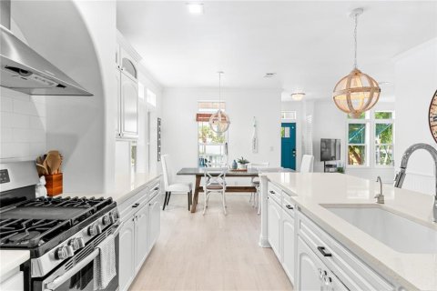 Casa en venta en Sarasota, Florida, 4 dormitorios, 277.59 m2 № 1908664 - foto 19