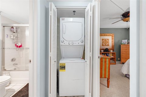 Condominio en venta en Deerfield Beach, Florida, 2 dormitorios, 97.55 m2 № 1969693 - foto 16