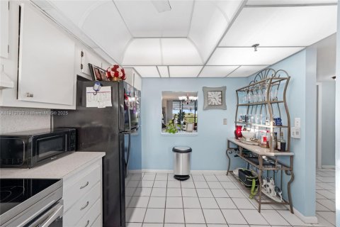 Condominio en venta en Deerfield Beach, Florida, 2 dormitorios, 97.55 m2 № 1969693 - foto 11