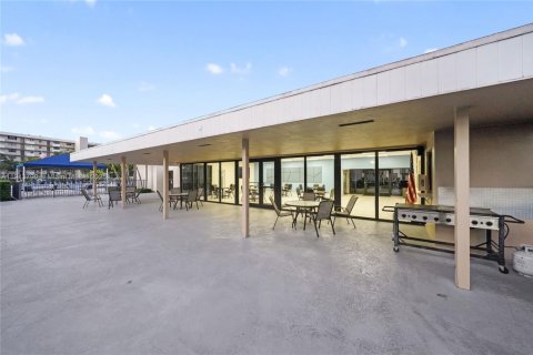 Condominio en venta en Deerfield Beach, Florida, 2 dormitorios, 97.55 m2 № 1969693 - foto 19