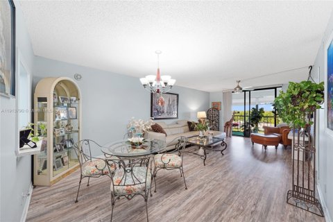Condominio en venta en Deerfield Beach, Florida, 2 dormitorios, 97.55 m2 № 1969693 - foto 4