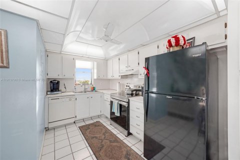 Condominio en venta en Deerfield Beach, Florida, 2 dormitorios, 97.55 m2 № 1969693 - foto 9