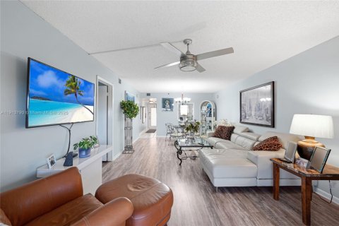 Condominio en venta en Deerfield Beach, Florida, 2 dormitorios, 97.55 m2 № 1969693 - foto 7