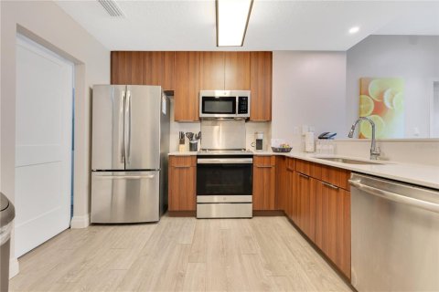 Condo in Winter Garden, Florida, 3 bedrooms  № 1689566 - photo 11