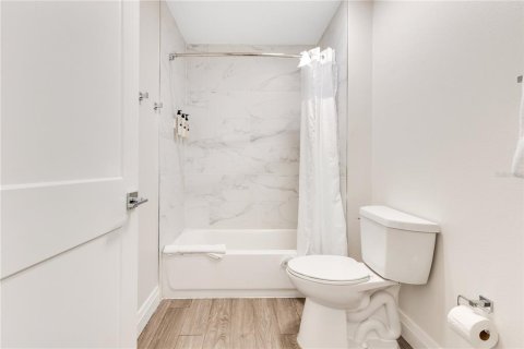 Condo in Winter Garden, Florida, 3 bedrooms  № 1689566 - photo 23