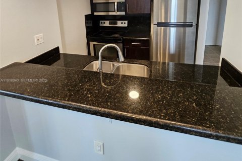 Снять в аренду кондоминиум в Майами, Флорида 2 спальни, 84.91м2, № 1966471 - фото 26