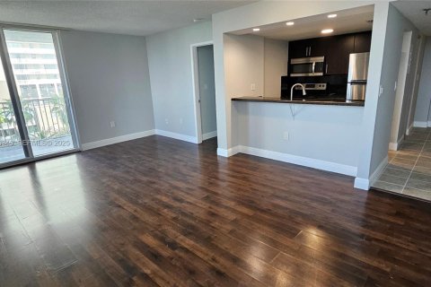 Снять в аренду кондоминиум в Майами, Флорида 2 спальни, 84.91м2, № 1966471 - фото 25