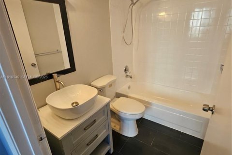 Снять в аренду кондоминиум в Майами, Флорида 2 спальни, 84.91м2, № 1966471 - фото 30