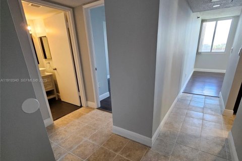 Снять в аренду кондоминиум в Майами, Флорида 2 спальни, 84.91м2, № 1966471 - фото 17