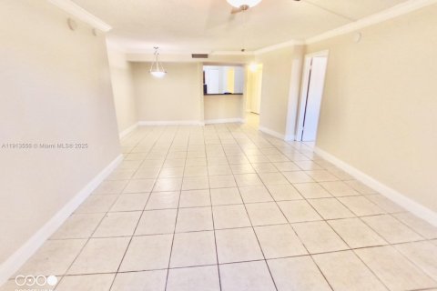 Condominio en alquiler en Sunrise, Florida, 2 dormitorios, 116.31 m2 № 1968451 - foto 8