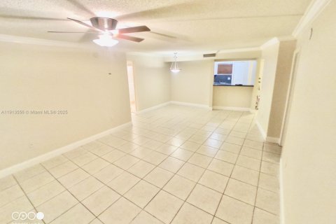 Condominio en alquiler en Sunrise, Florida, 2 dormitorios, 116.31 m2 № 1968451 - foto 4