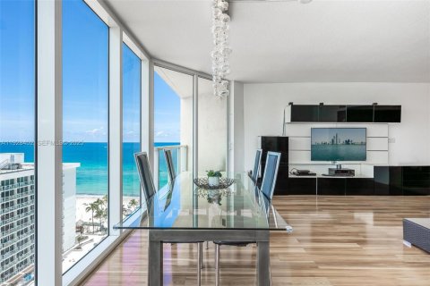 Condo à Sunny Isles Beach, Floride, 2 chambres  № 2039858