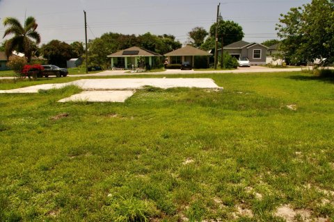 Commercial property in Hobe Sound, Florida № 2247192 - photo 2
