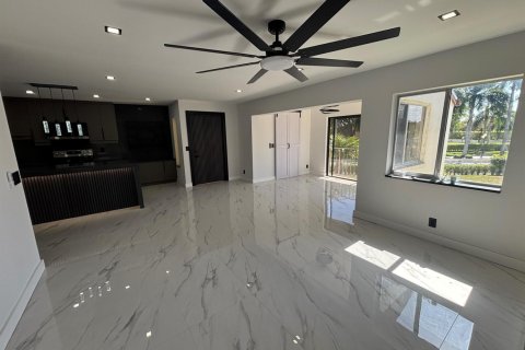 Condo in West Palm Beach, Florida, 2 bedrooms  № 2176152 - photo 14