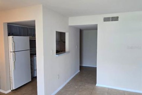 Condo in Orlando, Florida, 2 bedrooms  № 1854206 - photo 13