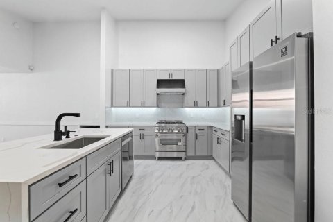 Condo in Jacksonville, Florida, 3 bedrooms  № 1687337 - photo 4