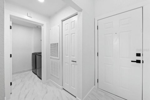 Condo in Jacksonville, Florida, 3 bedrooms  № 1687337 - photo 11