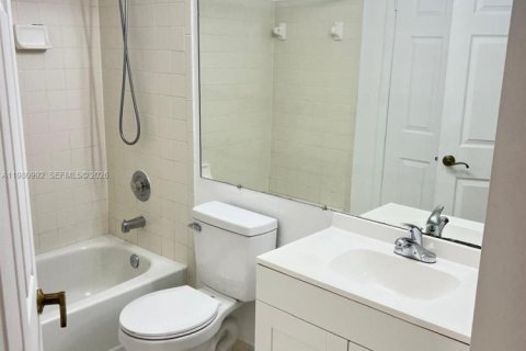 Снять в аренду кондоминиум в Майами, Флорида 2 спальни, 113.71м2, № 2044197 - фото 10