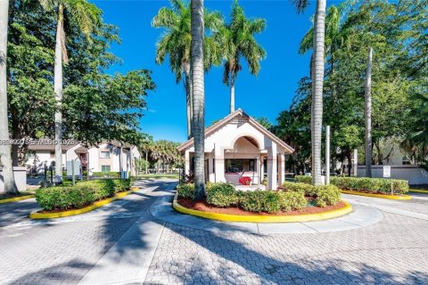 Снять в аренду кондоминиум в Майами, Флорида 2 спальни, 113.71м2, № 2044197 - фото 2