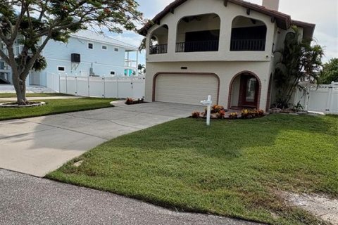 Villa ou maison à vendre à Redington Beach, Floride: 3 chambres, 163.97 m2 № 2266678 - photo 3