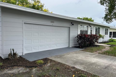 Villa ou maison à vendre à Bradenton, Floride: 3 chambres, 109.25 m2 № 2399440 - photo 4