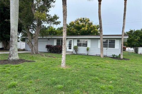Villa ou maison à vendre à Bradenton, Floride: 3 chambres, 109.25 m2 № 2399440 - photo 3
