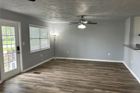 Villa ou maison à vendre à Bradenton, Floride: 3 chambres, 109.25 m2 № 2399440 - photo 7