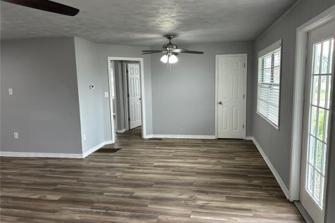Villa ou maison à vendre à Bradenton, Floride: 3 chambres, 109.25 m2 № 2399440 - photo 6