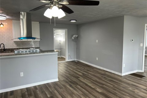 Villa ou maison à vendre à Bradenton, Floride: 3 chambres, 109.25 m2 № 2399440 - photo 15