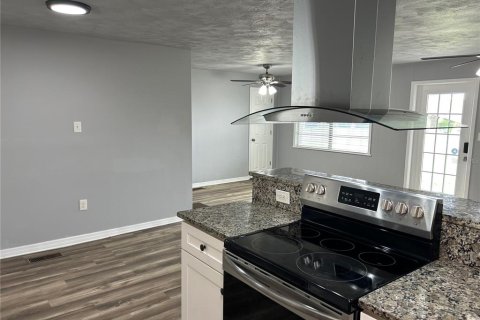 Villa ou maison à vendre à Bradenton, Floride: 3 chambres, 109.25 m2 № 2399440 - photo 11