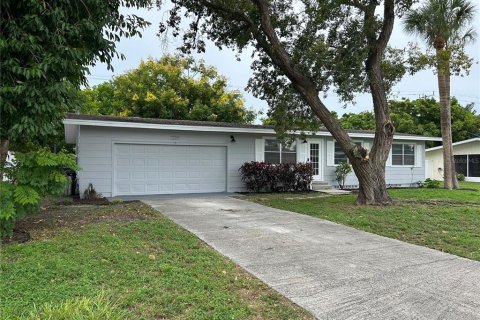 Villa ou maison à Bradenton, Floride 3 chambres, 109.25 m2 № 2399440