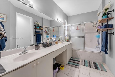 Villa ou maison à louer à Homestead, Floride: 4 chambres, 194.54 m2 № 2022522 - photo 12