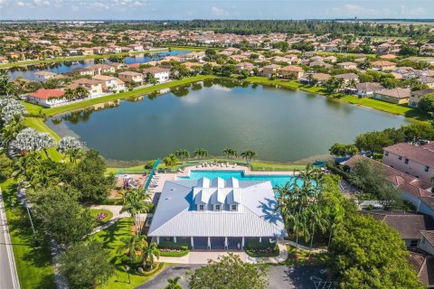 Villa ou maison à louer à Homestead, Floride: 4 chambres, 194.54 m2 № 2022522 - photo 25