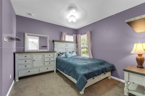 Villa ou maison à louer à Homestead, Floride: 4 chambres, 194.54 m2 № 2022522 - photo 13