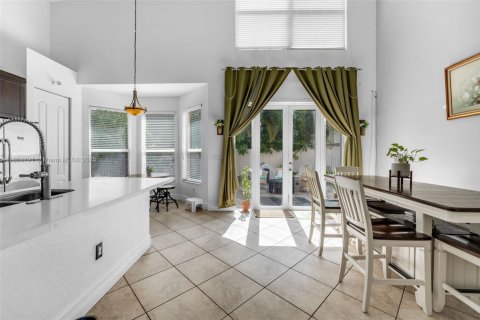 Villa ou maison à louer à Homestead, Floride: 4 chambres, 194.54 m2 № 2022522 - photo 5