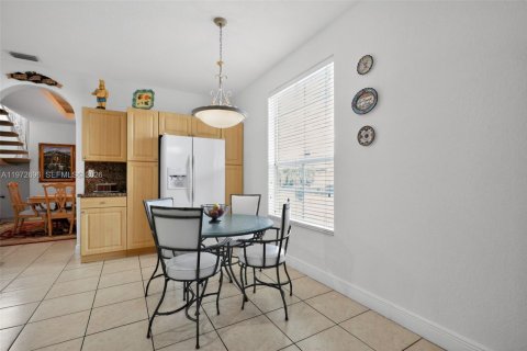 Villa ou maison à vendre à Miami Lakes, Floride: 5 chambres, 313.64 m2 № 2032849 - photo 18