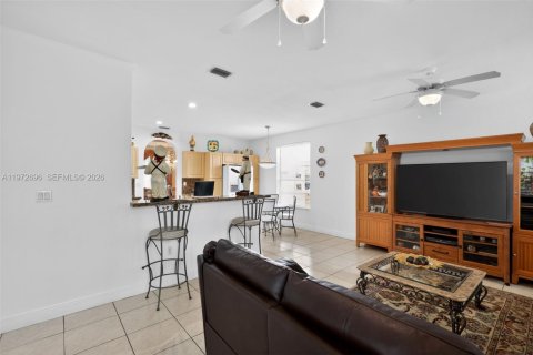 Villa ou maison à vendre à Miami Lakes, Floride: 5 chambres, 313.64 m2 № 2032849 - photo 13