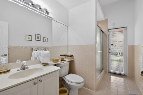 Villa ou maison à vendre à Miami Lakes, Floride: 5 chambres, 313.64 m2 № 2032849 - photo 25