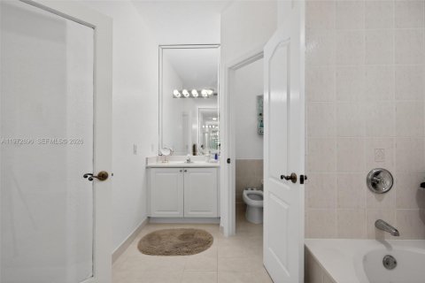 Villa ou maison à vendre à Miami Lakes, Floride: 5 chambres, 313.64 m2 № 2032849 - photo 23