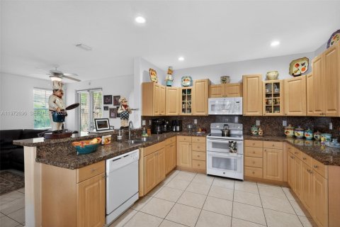 Villa ou maison à vendre à Miami Lakes, Floride: 5 chambres, 313.64 m2 № 2032849 - photo 17