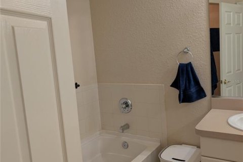 Condo in Palmetto, Florida, 3 bedrooms  № 1620845 - photo 18