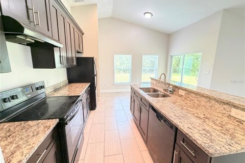 House in Deltona, Florida 3 bedrooms, 140 sq.m. № 2408564 - photo 5